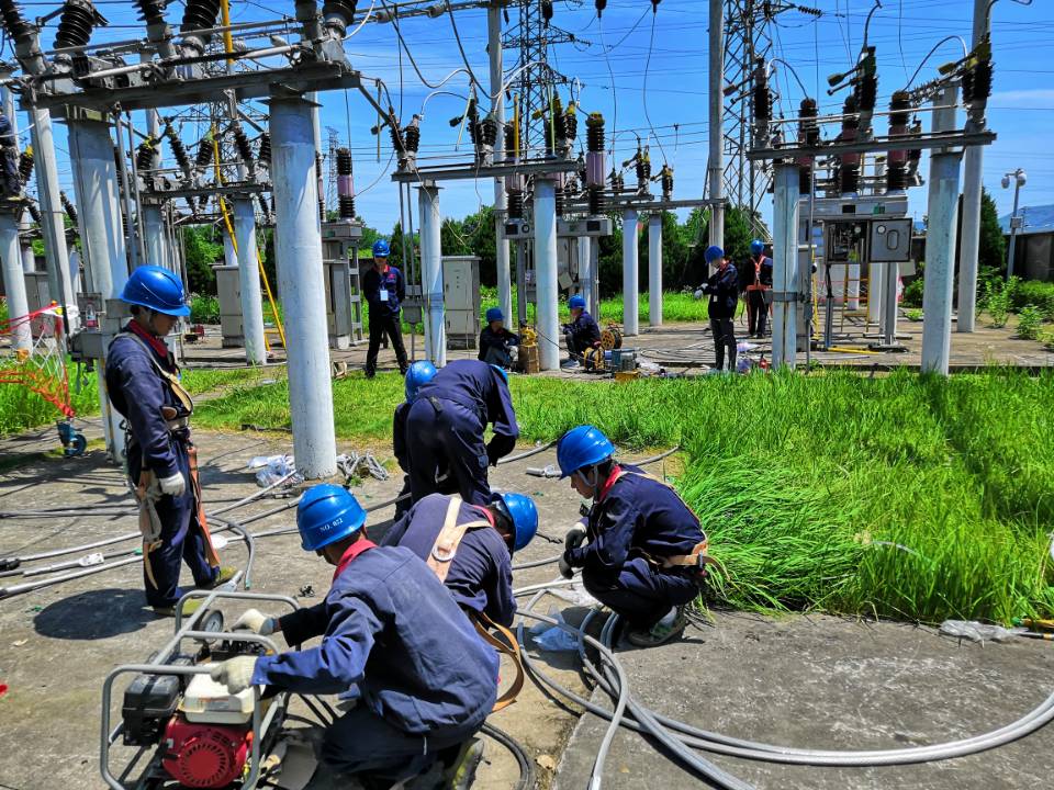 110KV变电所检修1 (2).jpg